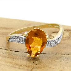 Anel com Citrino Gota e 2 Diamantes, em Ouro Amarelo 18 Kilates